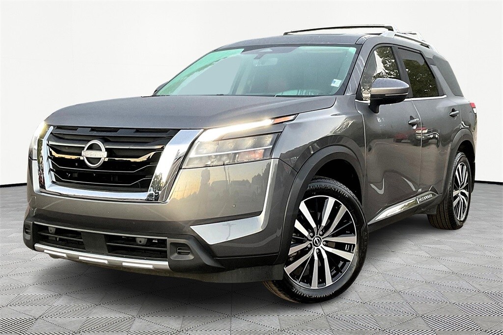 Used 2024 Nissan Pathfinder Platinum SUV