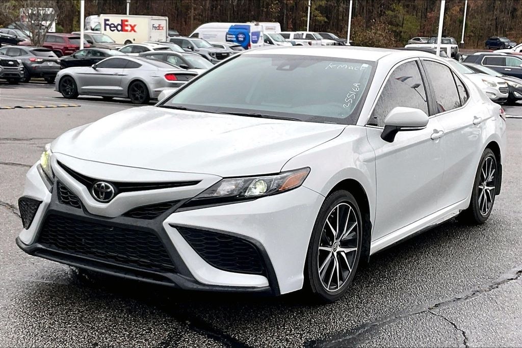 Used 2023 Toyota Camry SE Sedan