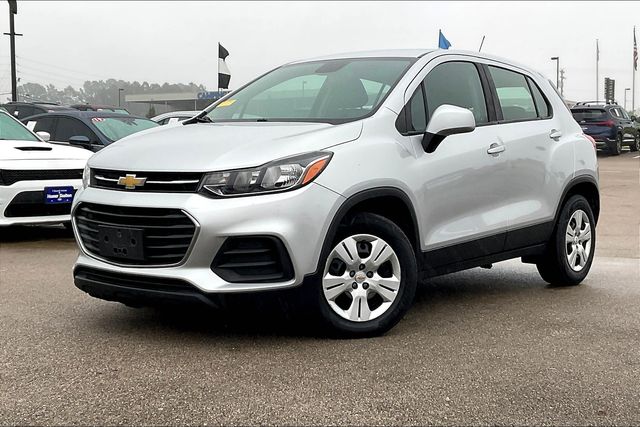 Used 2018 Chevrolet Trax LS with VIN KL7CJKSB3JB634524 for sale in Olive Branch, MS