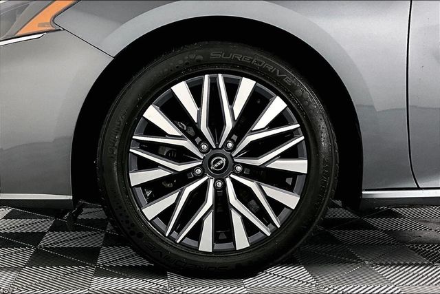 2023 Nissan Altima SV - Photo 8