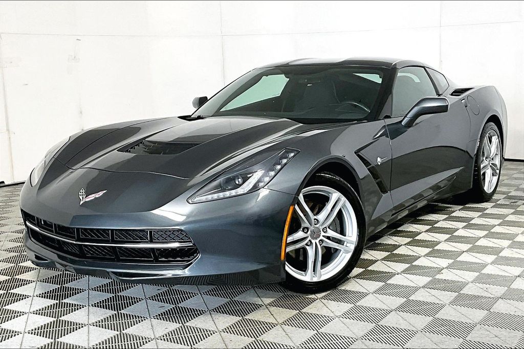 2017 Chevrolet Corvette Stingray 1LT photo 2