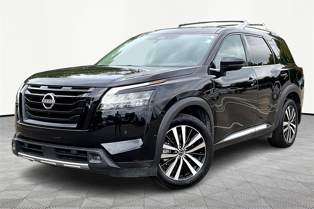 Used 2024 Nissan Pathfinder Platinum SUV