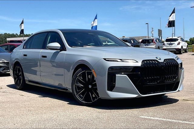 2023 BMW 7 Series 740i's photo