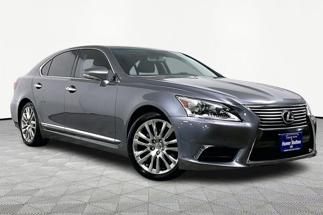 2016 Lexus LS Base's photo