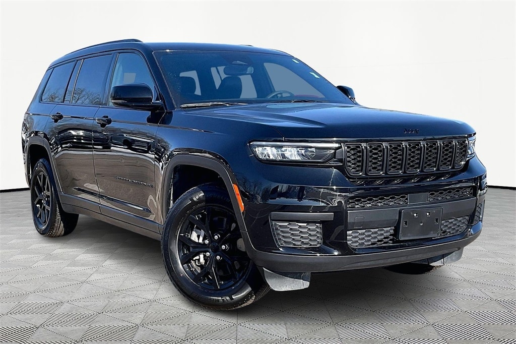 Used 2024 Jeep Grand Cherokee L Laredo SUV