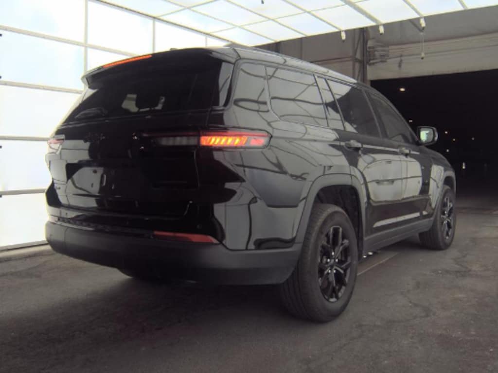 Used 2024 Jeep Grand Cherokee L Laredo SUV