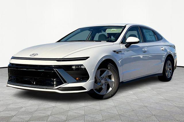 2025 Hyundai Sonata SE photo 2