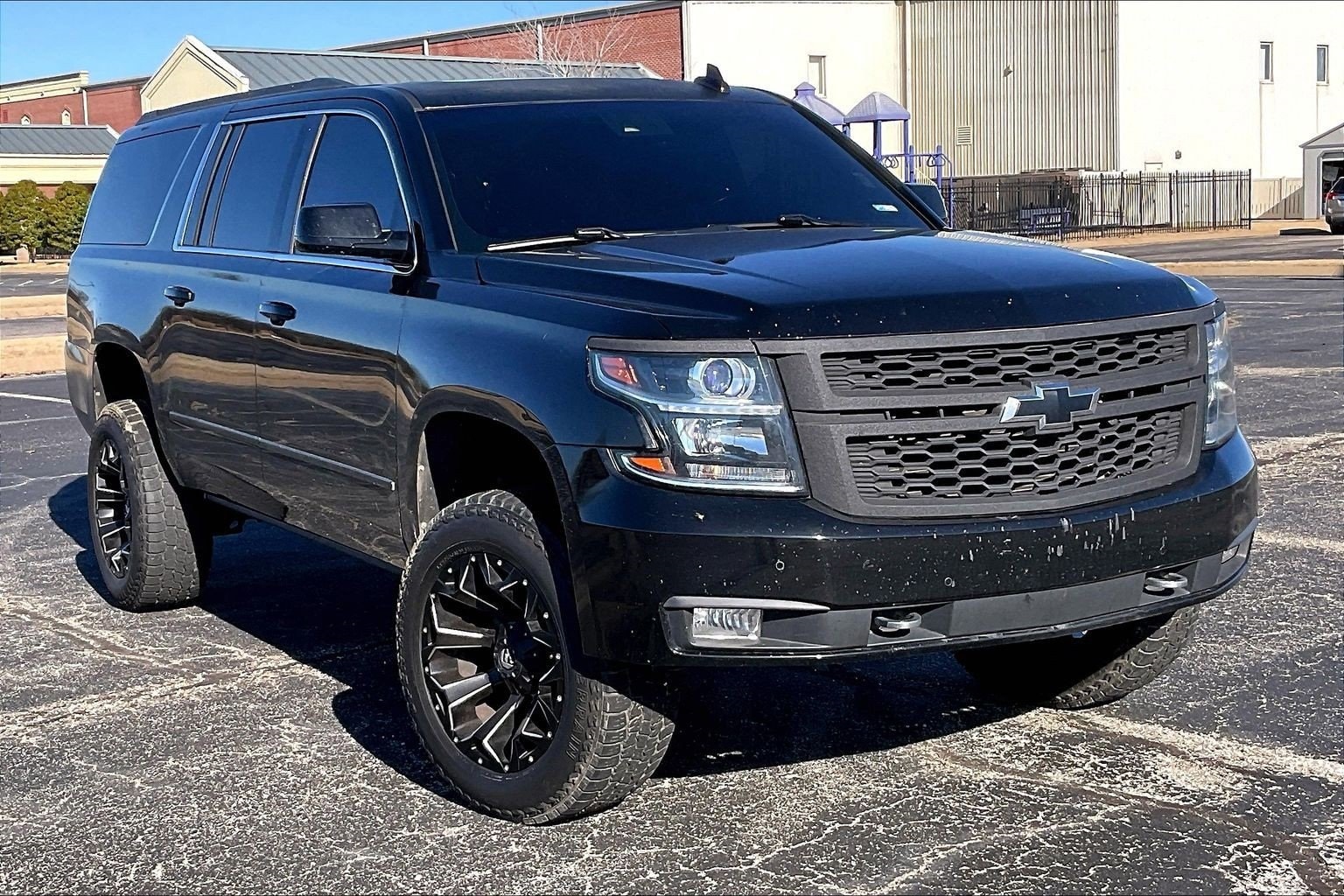 2016 Chevrolet Suburban LT's photo