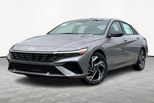 2025 Hyundai Elantra SEL Sport photo 2
