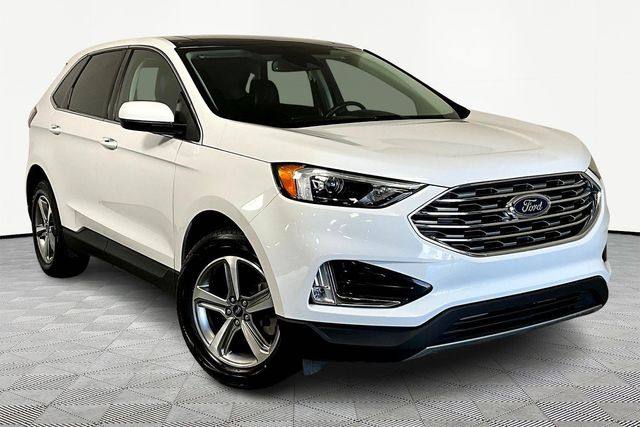 2022 Ford Edge SEL's photo