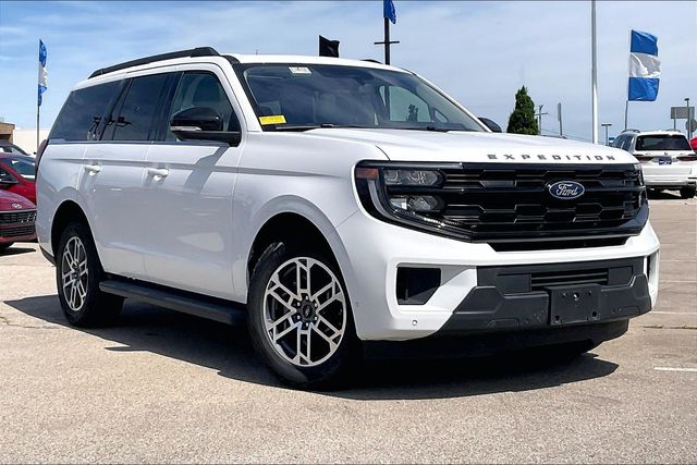 2025 Ford Expedition Active 4x4's photo