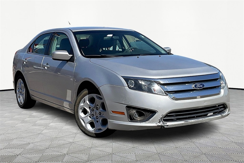 Used 2011 Ford Fusion SE Sedan