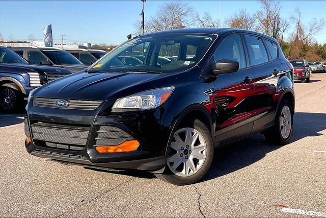 2014 Ford Escape S photo 2