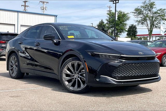 2023 Toyota Crown Limited AWD's photo
