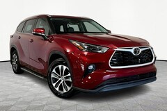 2022 Toyota Highlander XLE SUV