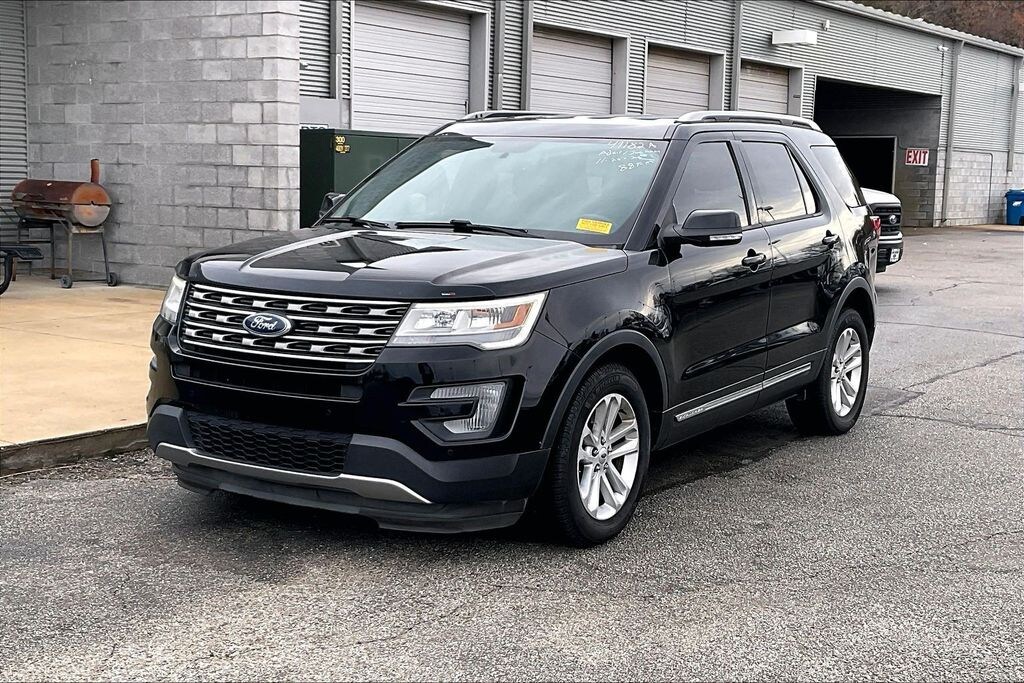 Used 2017 Ford Explorer XLT SUV
