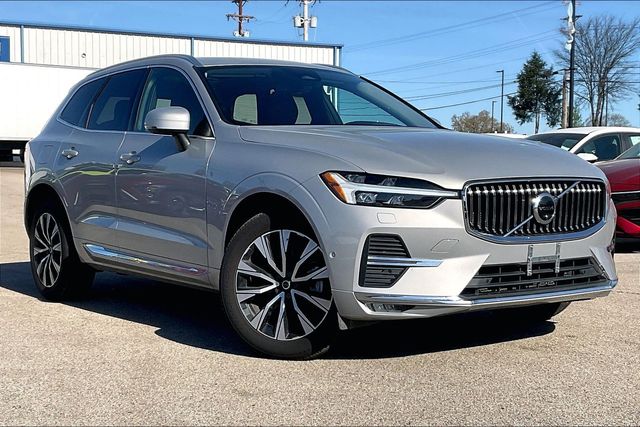 2023 Volvo XC60 B5 Plus Bright Theme AWD's photo