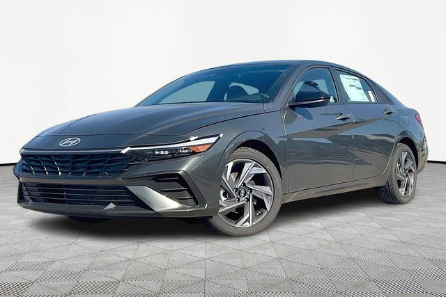 2025 Hyundai Elantra SEL Sport photo 2
