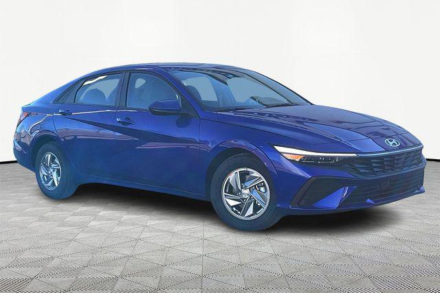 2026 Hyundai Elantra SE's photo