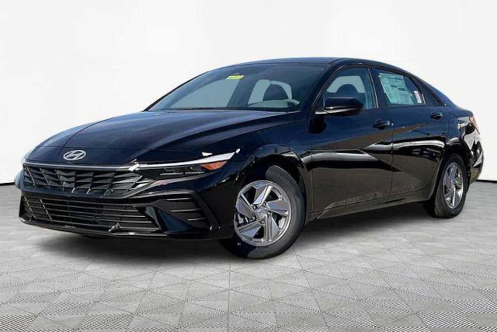 New 2026 Hyundai Elantra SE Sedan