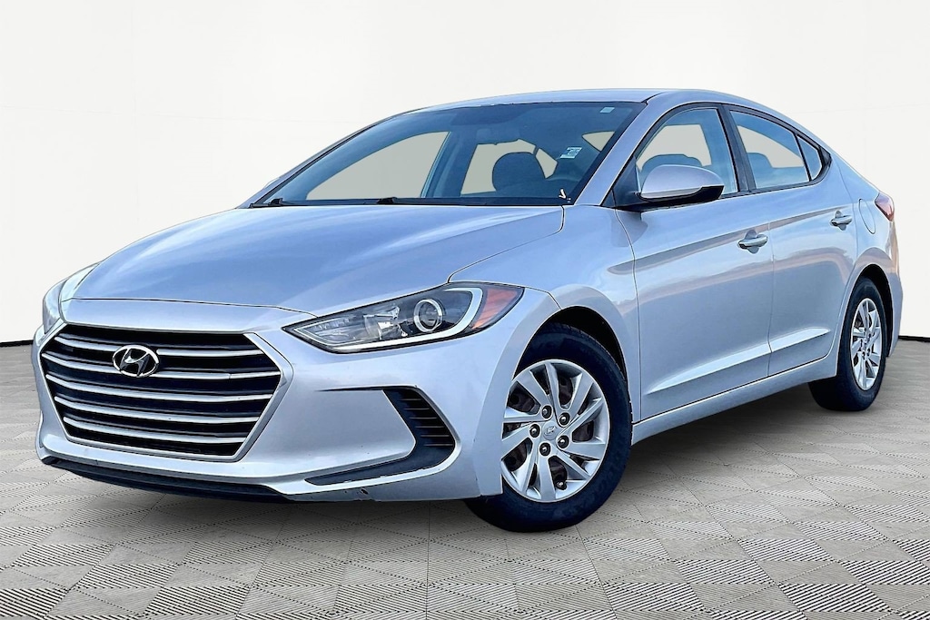 Used 2018 Hyundai Elantra SE Sedan
