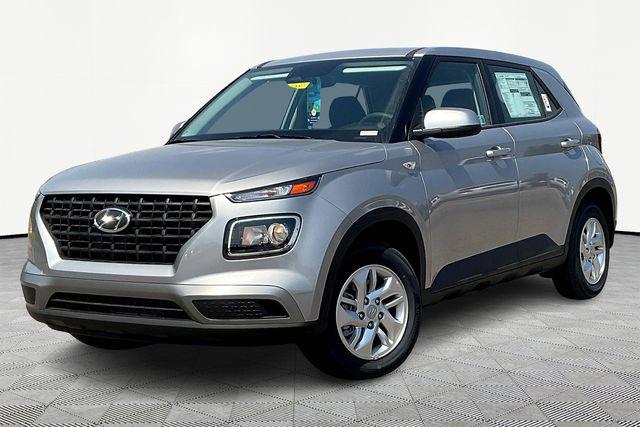 2025 Hyundai Venue SE photo 2