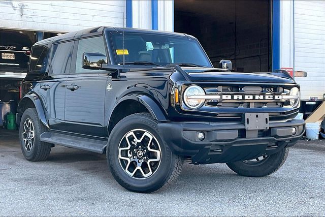 2025 Ford Bronco Outer Banks 4x4's photo