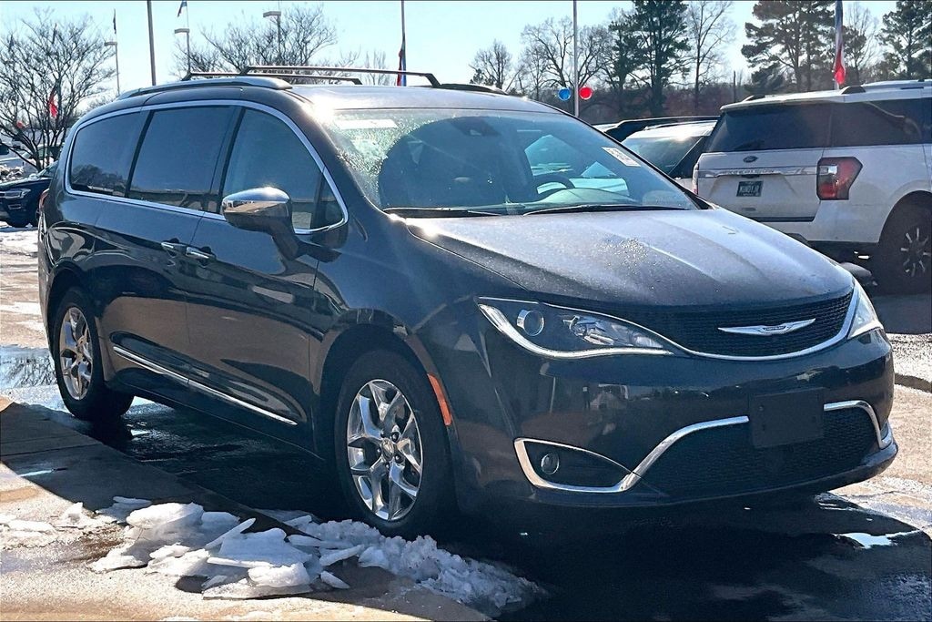 Used 2017 Chrysler Pacifica Limited Van