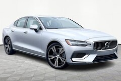 2022 Volvo S60 Recharge Plug-In Hybrid T8 Inscription Extended Range Sedan