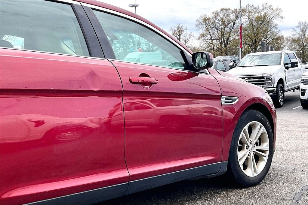 Used 2016 Ford Taurus SEL Sedan
