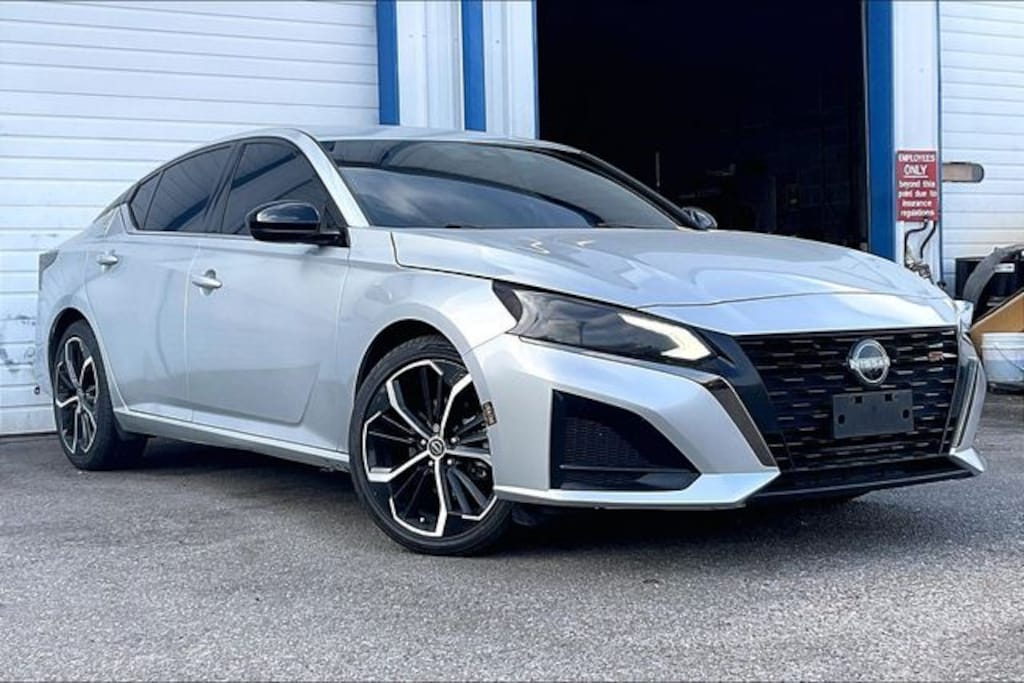 Used 2023 Nissan Altima 2.5 SR Sedan