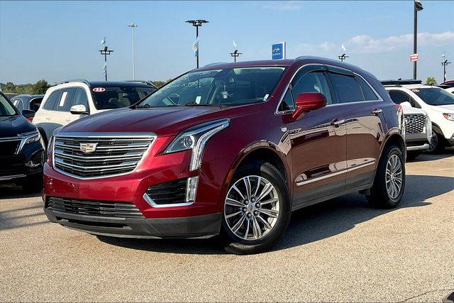 2017 Cadillac XT5 Luxury photo 2
