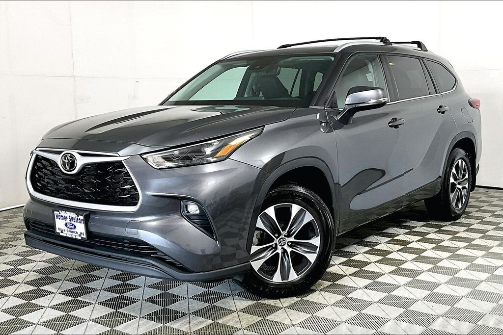 Used 2022 Toyota Highlander XLE SUV