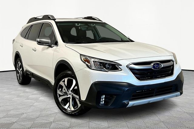 2022 Subaru Outback Touring's photo
