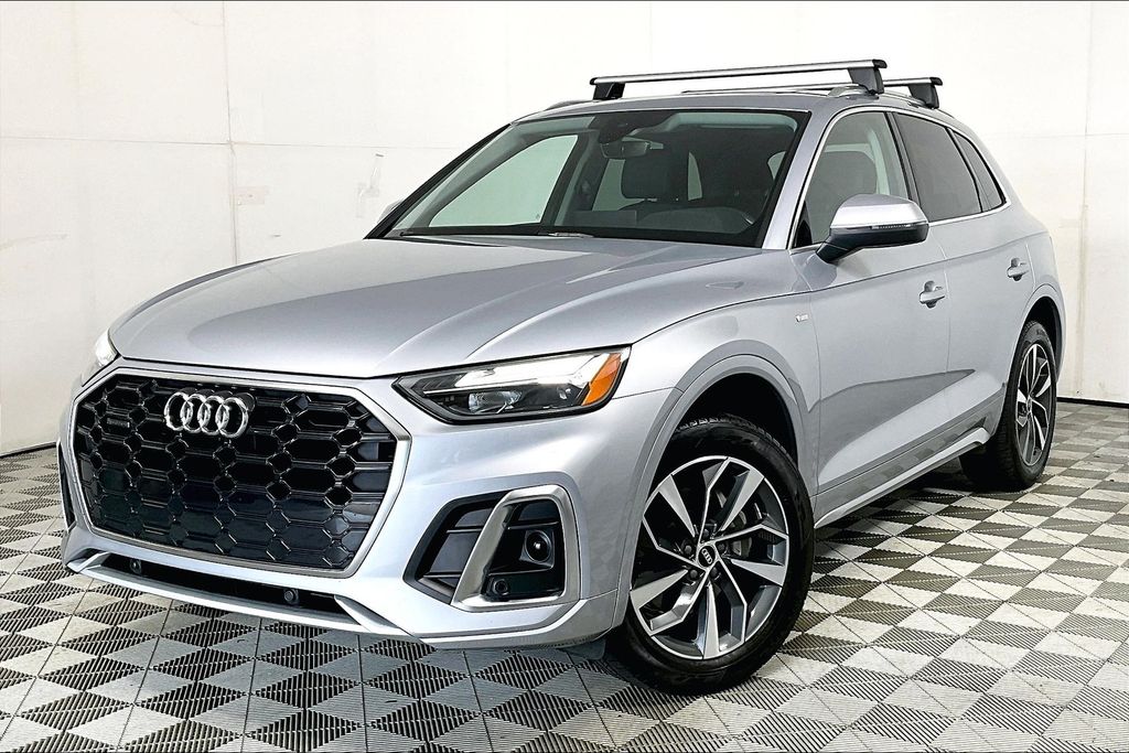 2023 Audi Q5 45 S line Premium photo 2