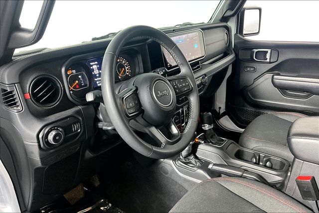 2025 Jeep Wrangler 4-Door Rubicon - Photo 13