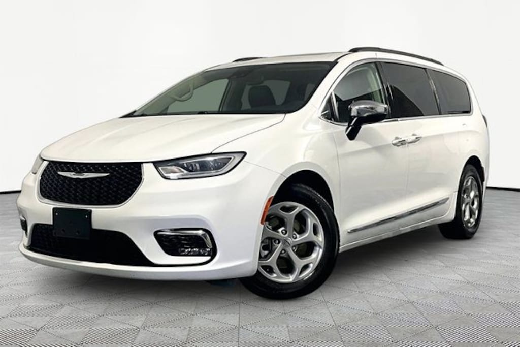 Used 2023 Chrysler Pacifica Limited Van Passenger Van