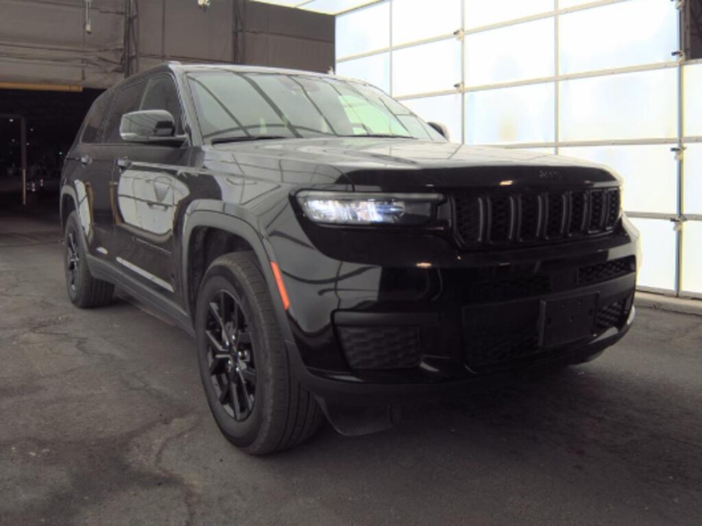 Used 2024 Jeep Grand Cherokee L Laredo SUV