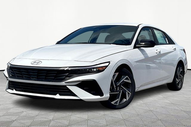 Used 2025 Hyundai Elantra SEL with VIN KMHLM4DG4SU863438 for sale in Olive Branch, MS