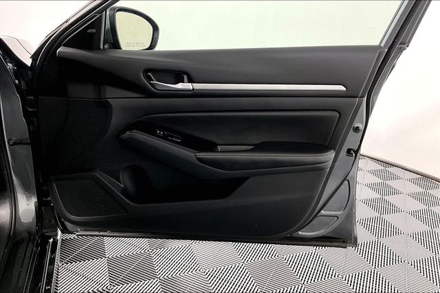 2023 Nissan Altima SV - Photo 24