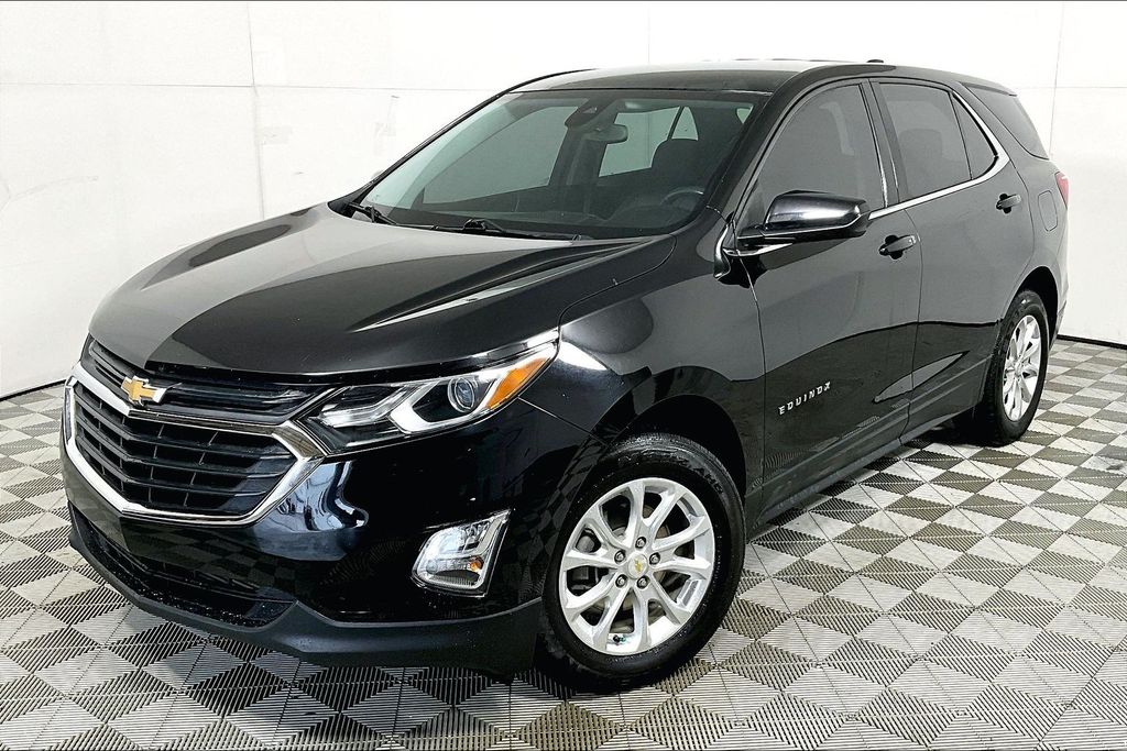 2020 Chevrolet Equinox LT photo 2