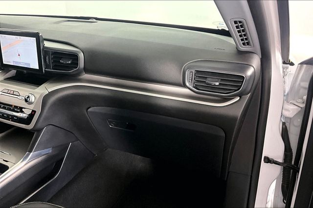 2022 Ford Explorer XLT - Photo 16