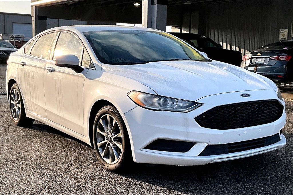 2017 Ford Fusion SE's photo