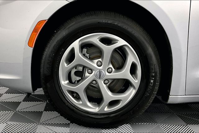 2024 Chrysler Pacifica Limited - Photo 8