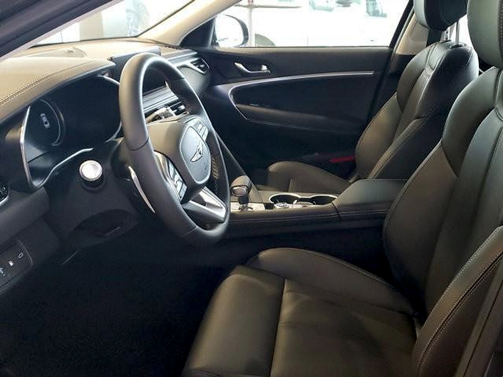 2026 GENESIS G70 Standard - Photo 10