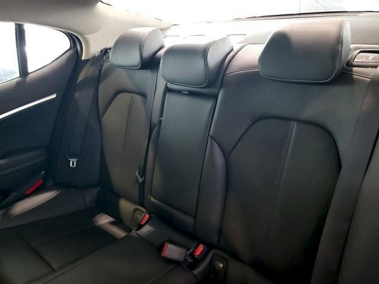 2026 GENESIS G70 Standard - Photo 9