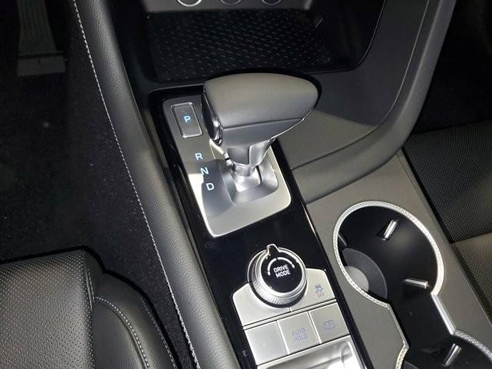 2026 GENESIS G70 Standard - Photo 11