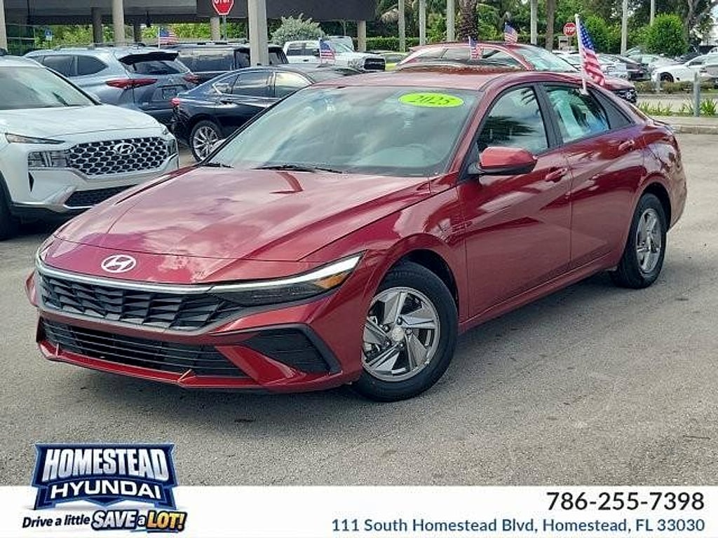 Used 2025 Hyundai Elantra SE SE IVT