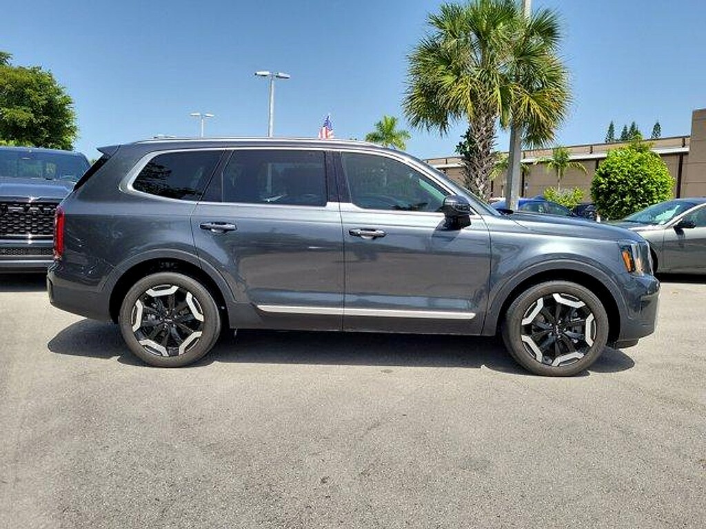 Used 2024 Kia Telluride S S FWD