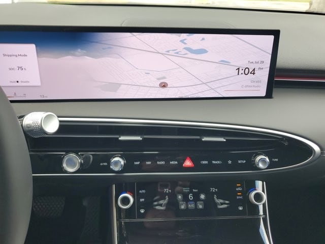 2026 GENESIS GV70 Standard - Photo 11